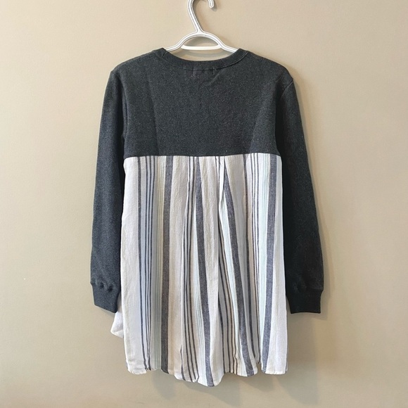 𝅺preloved TORONTO Hilton Sweatshirt NWT - Picture 10 of 14
